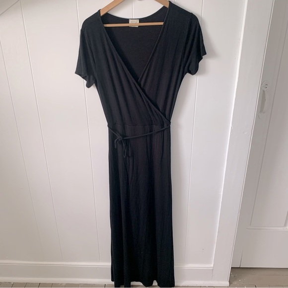 Black maxi wrap dress - Picture 1 of 4